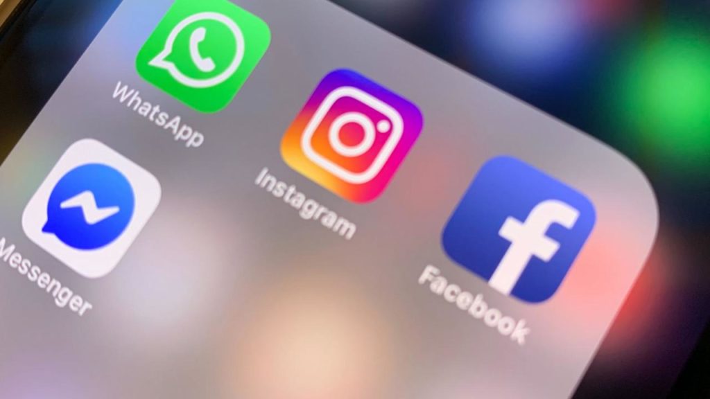 instagram whatsapp messenger are down many